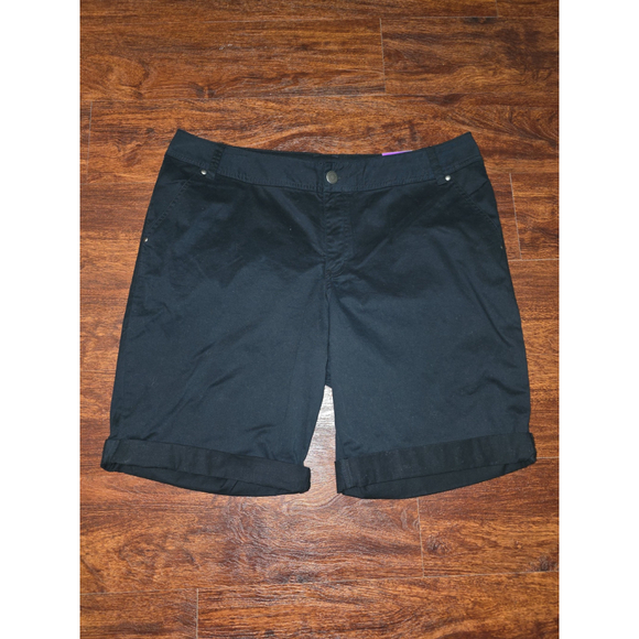 Lane Bryant Pants - Lane Bryant Black Bermuda shorts size 18 NWT